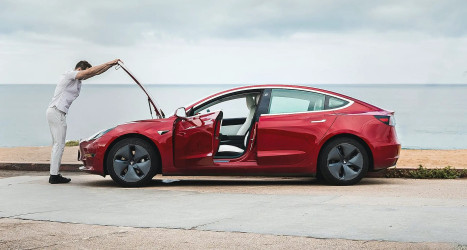 Безпека понад усе: технологія HELP у моделях Tesla